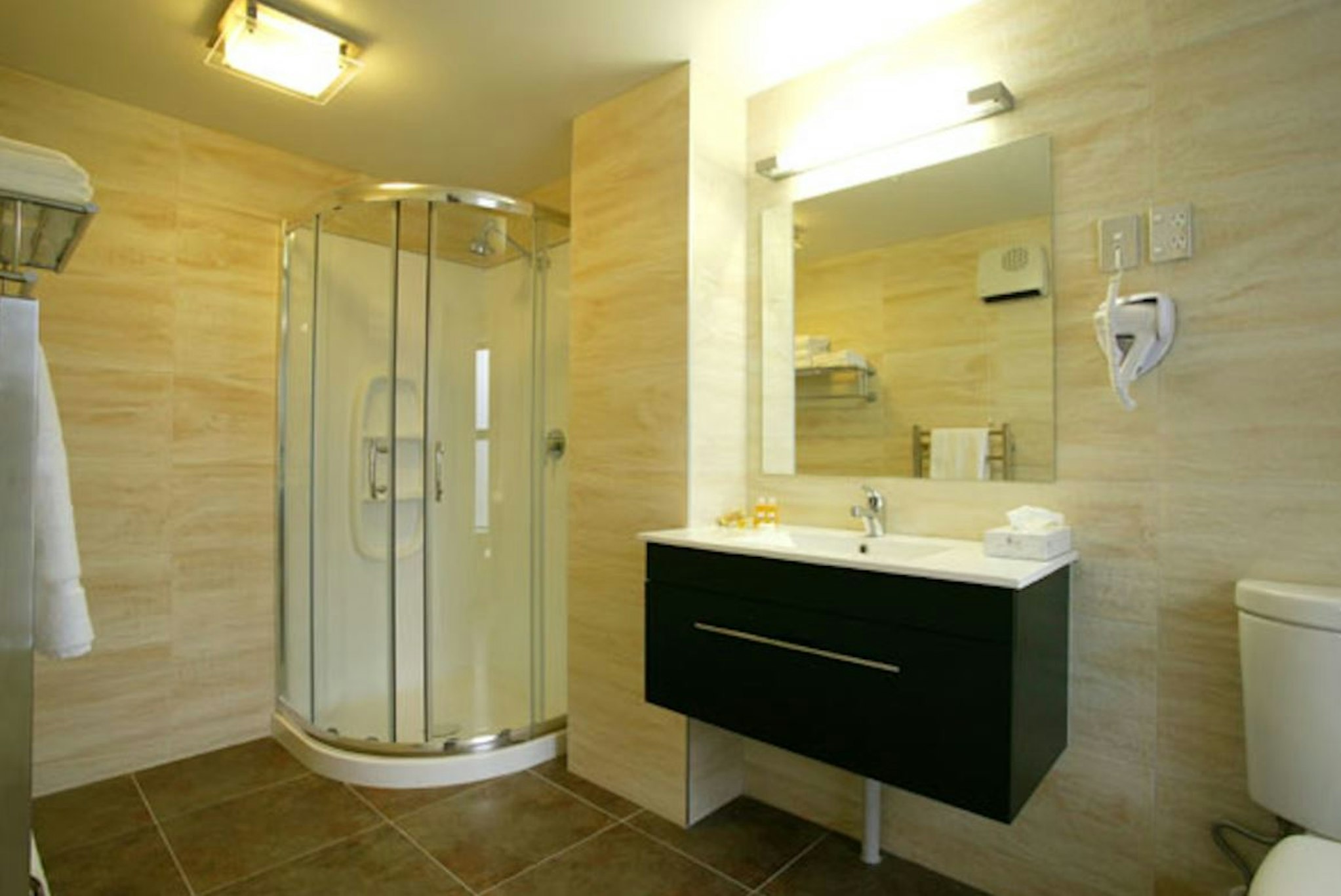 Quality Suites Alexander Inn 52/54
