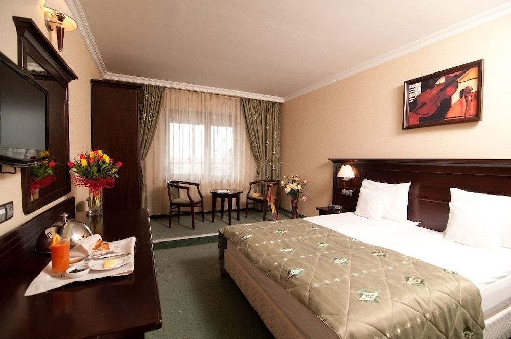 Hotel Rapsodia 5/46