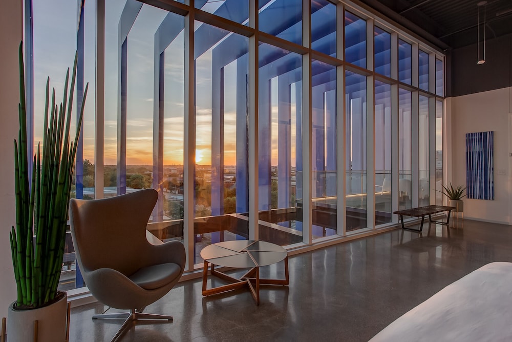 Hotel Revel 41/48
