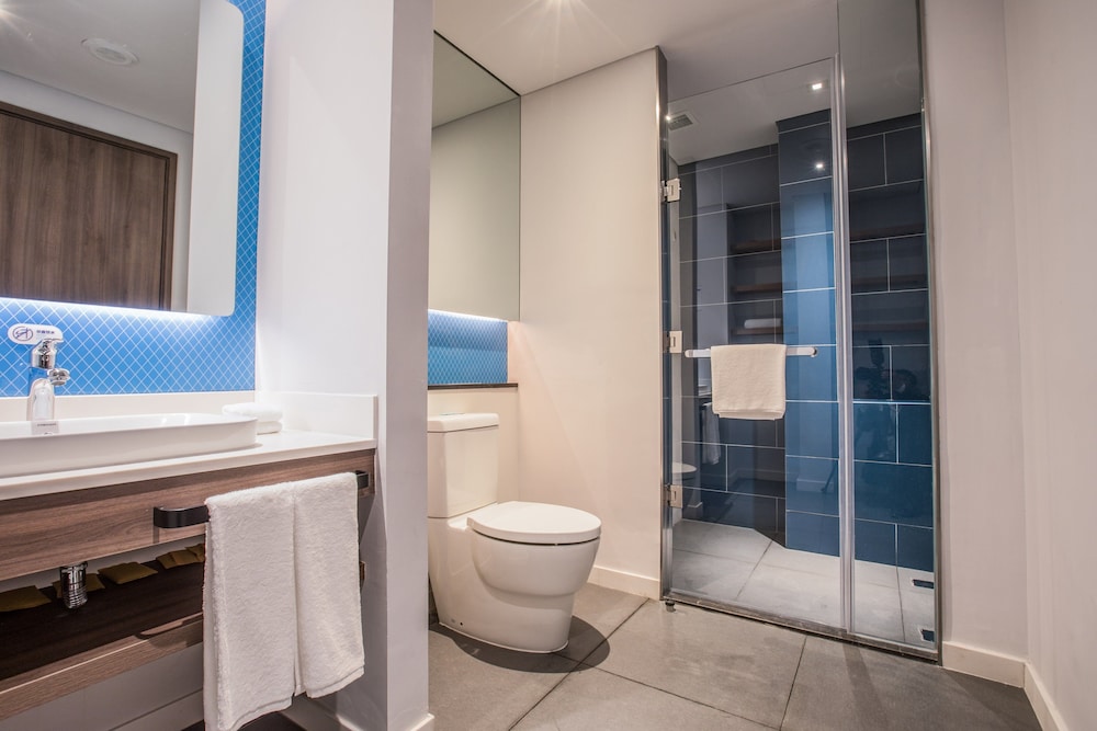 Holiday Inn Express Guizhou Qinglong 9/43