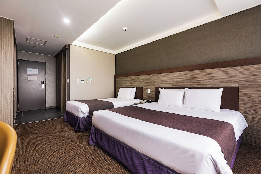 Eastern Hotel Jeju 12/37