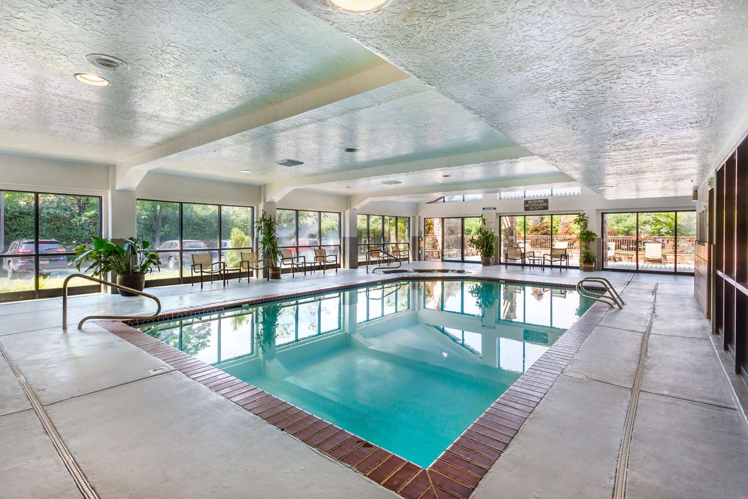 Best Western Plus Cotton Tree Inn 22/44