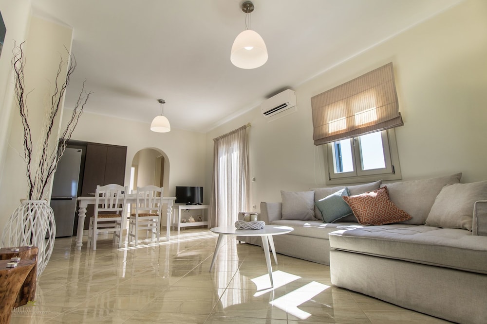 Iphimedeia Apartments Suites 55/75
