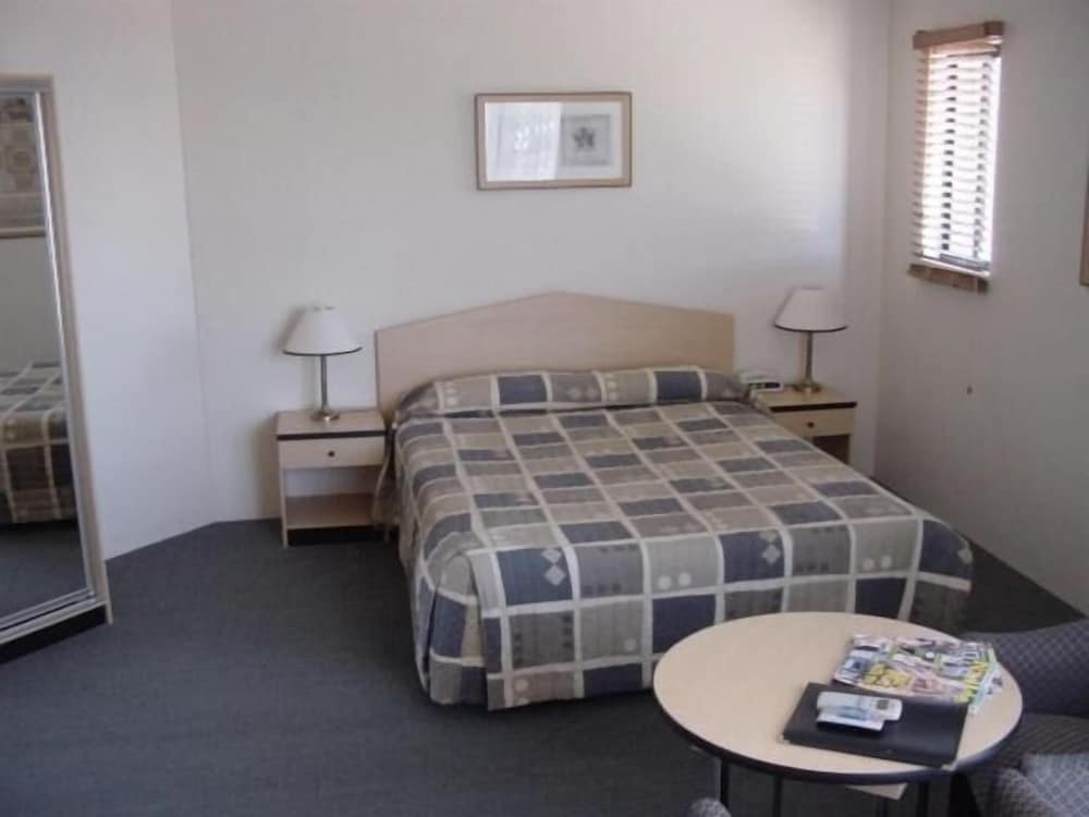 ST MARYS PARK VIEW MOTEL 14/34