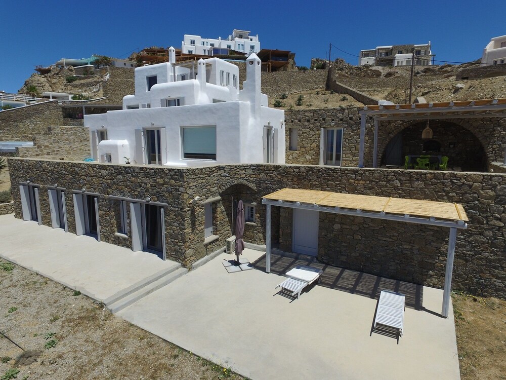 Villa Delucien 43/52