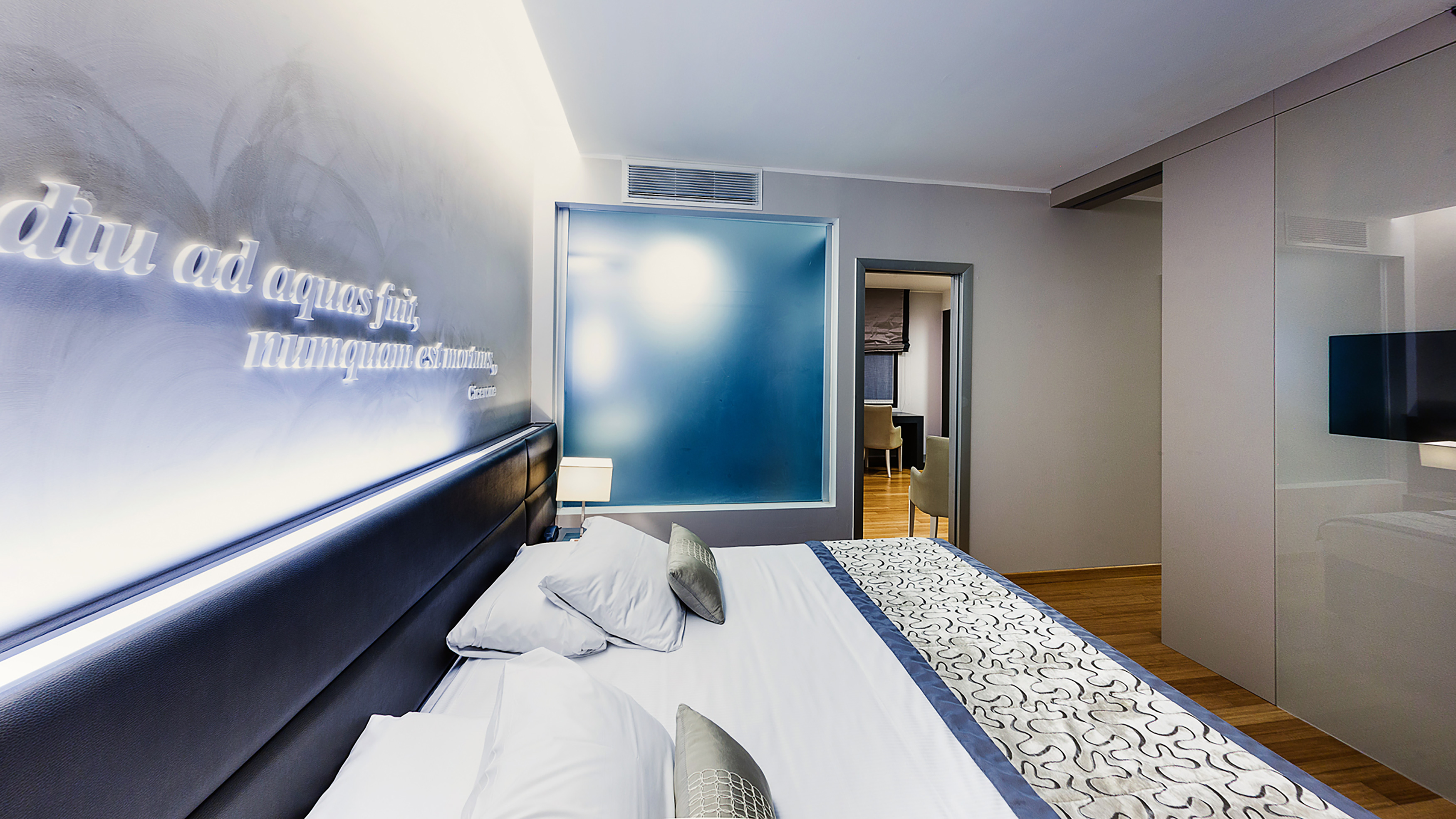 Majestic, Suite