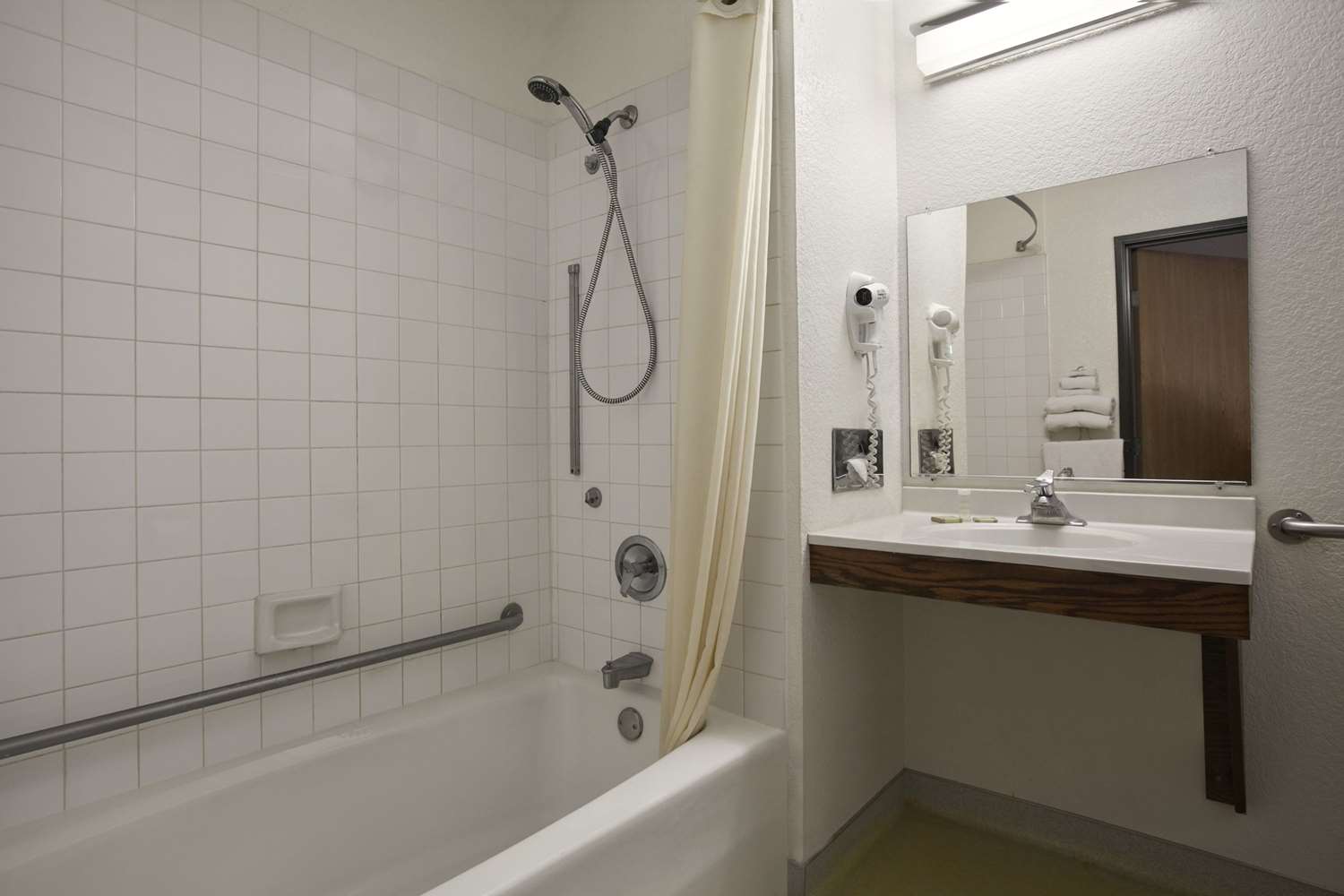 Super 8 By Wyndham Arcata 30/31