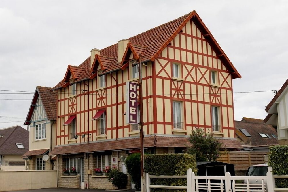 Hotel Le Canada 2/18