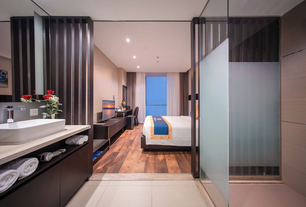 Poseidon Nha Trang Hotel 64/66