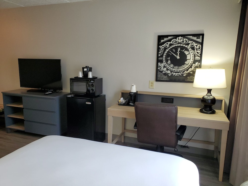 Country Inn & Suites by Radisson, Buford at Mall of Georgia, GA 15/51