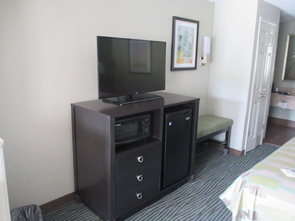 Best Western Executive Suites 13/38