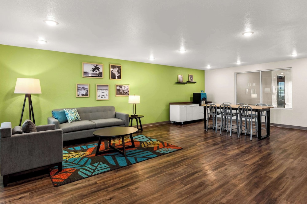 WoodSpring Suites Port St Lucie 8/18