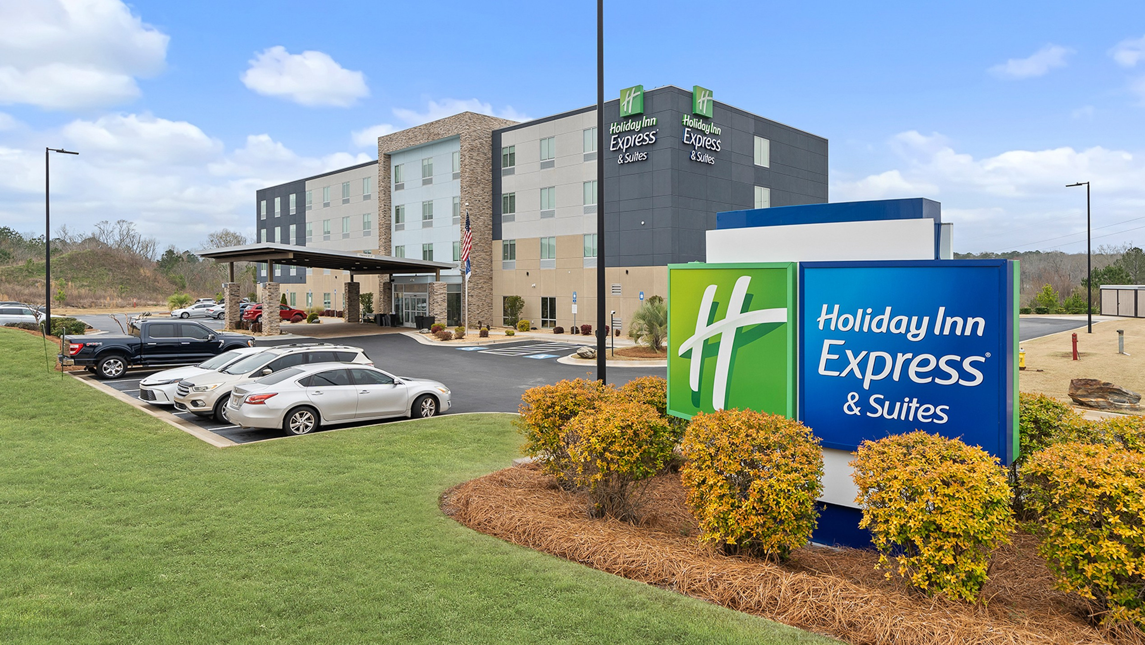 Holiday Inn Express Macon North 64/69