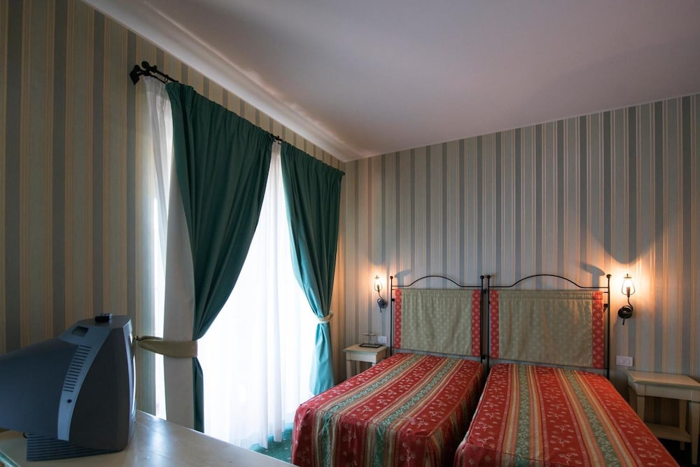 Hotel Campagna 11/50