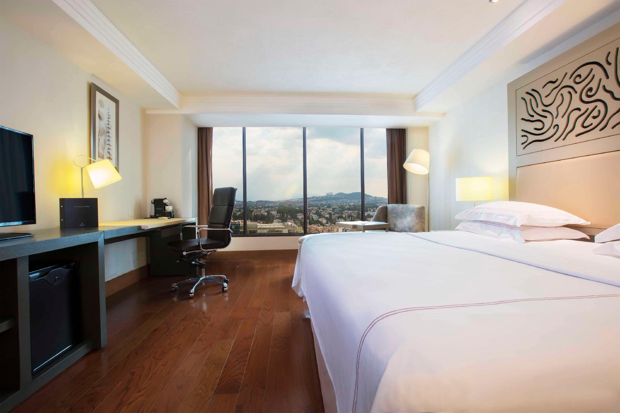 Suite, Premium Level