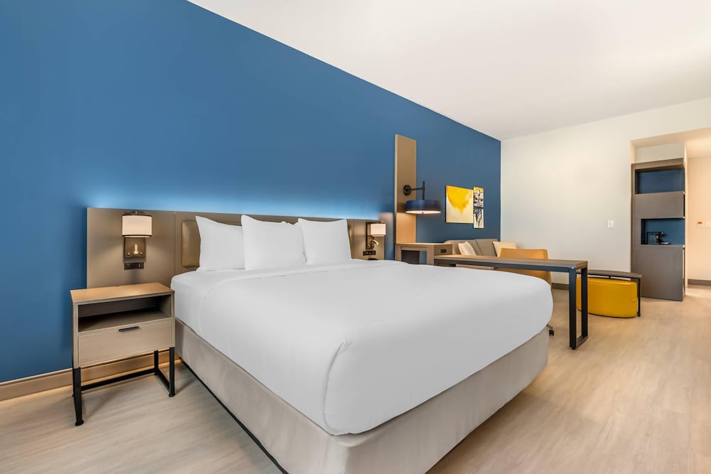 Comfort Inn & Suites Orlando Sanford Airport 26/54