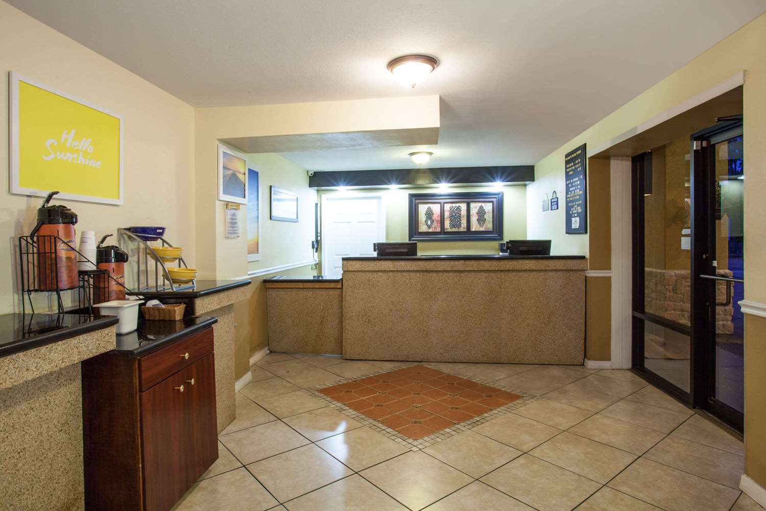 Econo Lodge Daytona Beach - Speedway 9/48