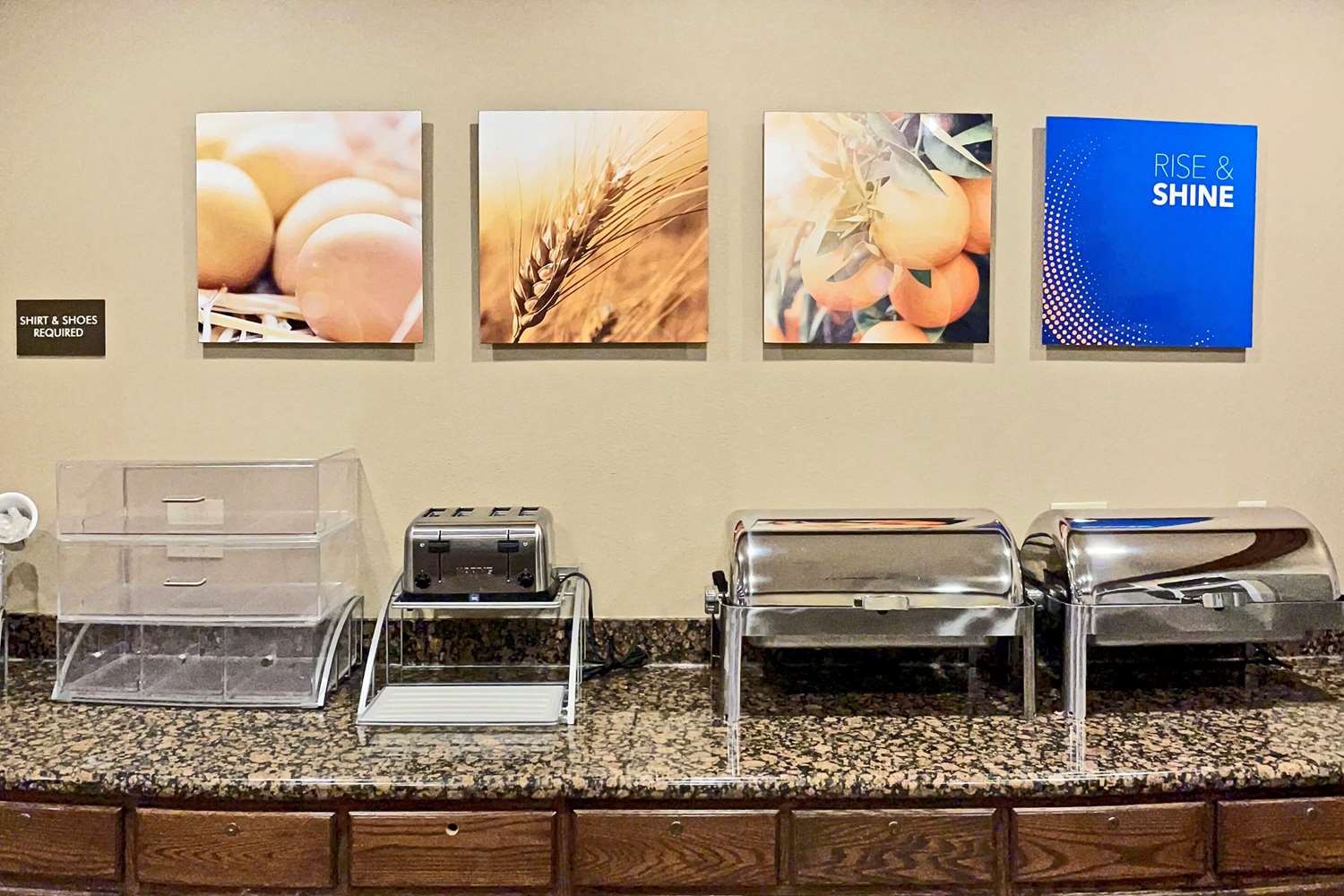 Comfort Suites Oshkosh, WI 28/32