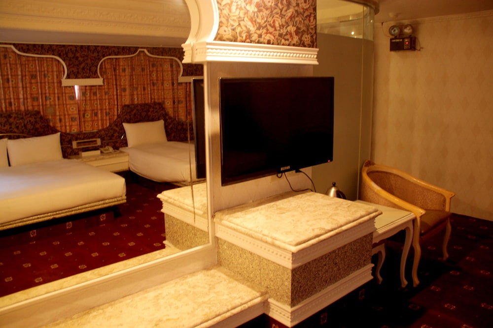 Crystal Hotel 46/67