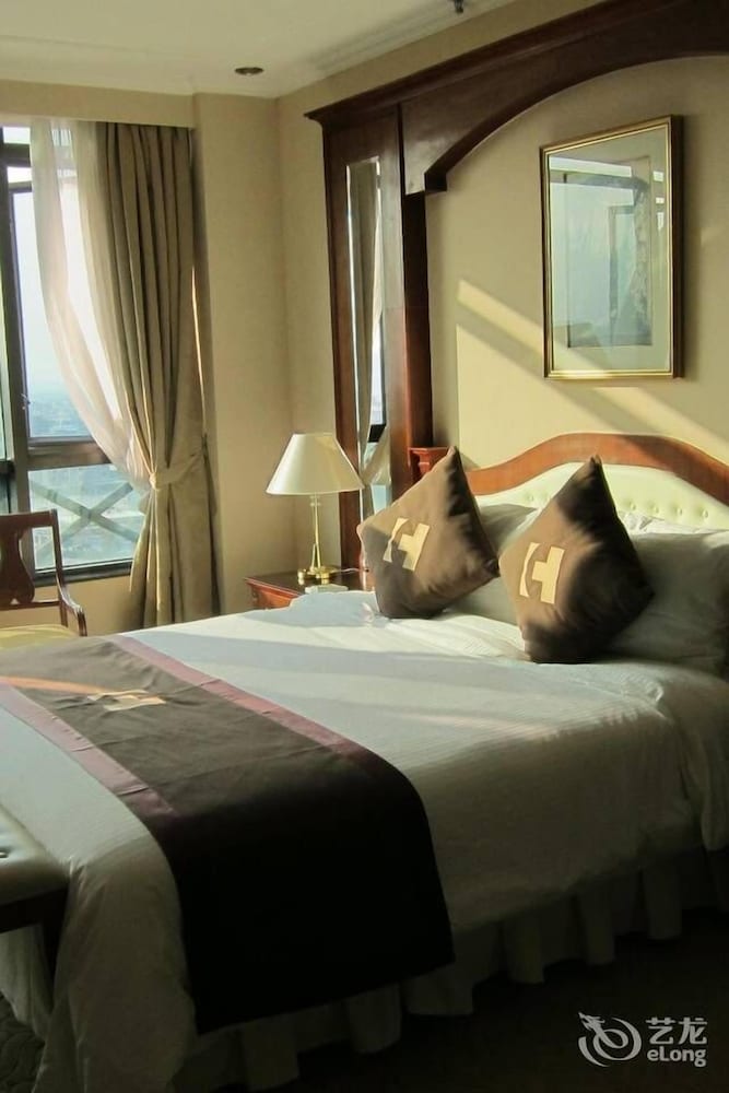 Clifford Hotel 14/32