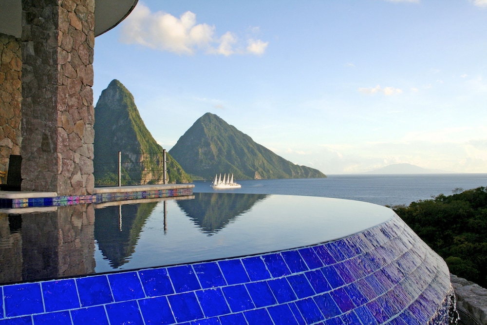 Jade Mountain - Adults Only 6/71
