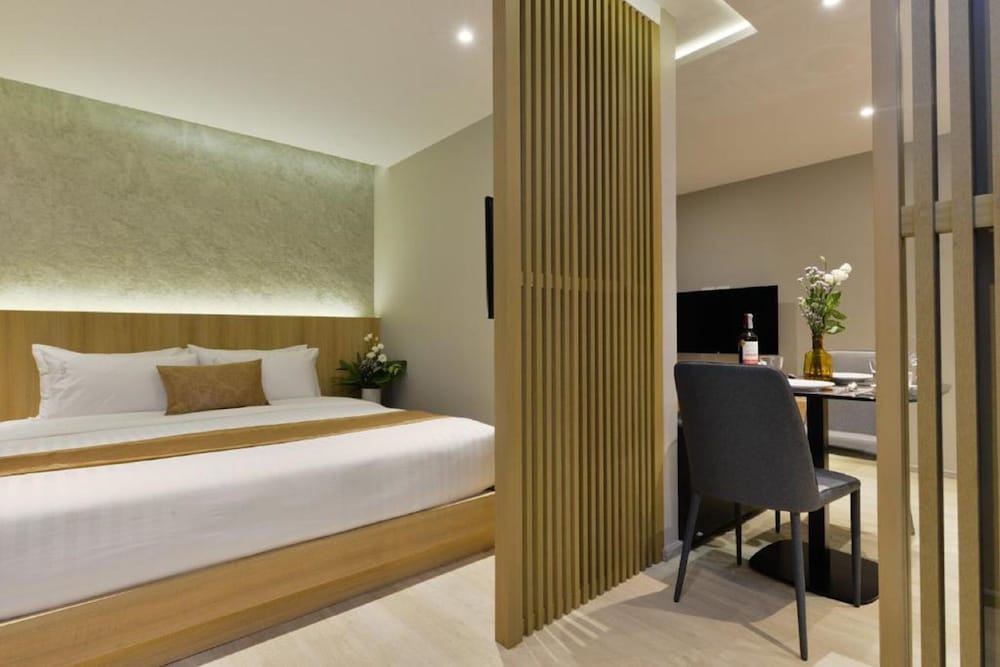 1 BEDROOM