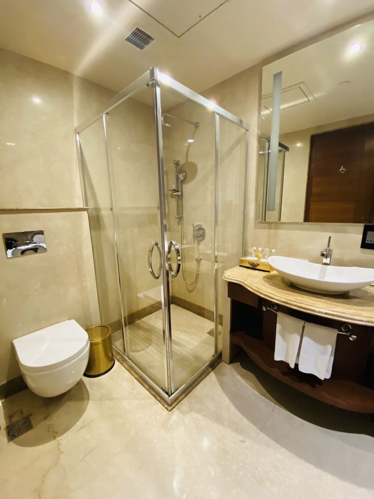 Hotel Seven Seas 49/50