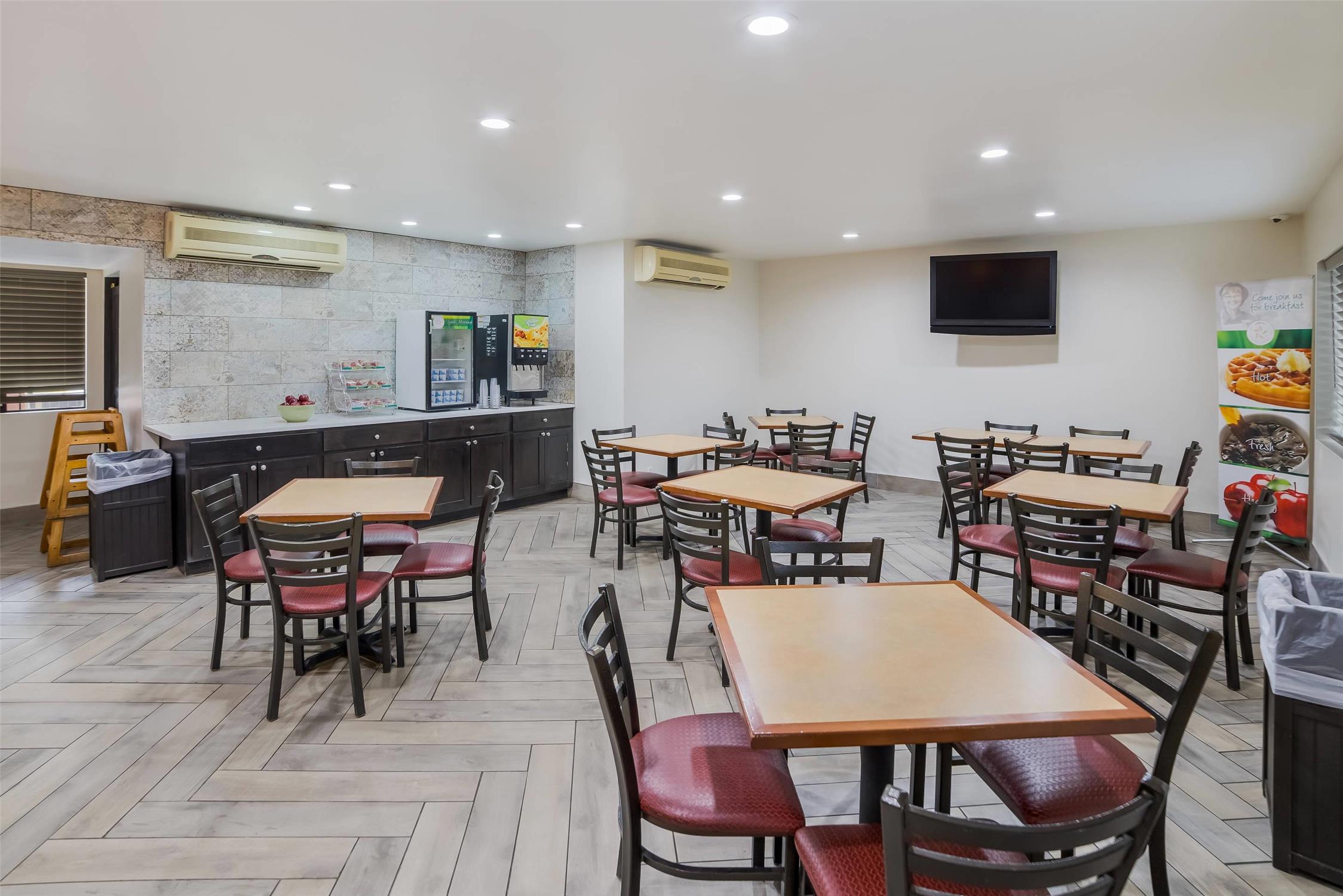 Quality Inn & Suites Goodyear - Phoenix West 32/42