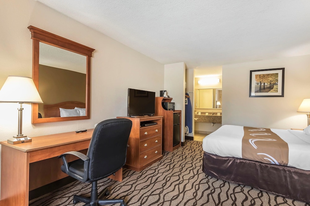 Quality Inn Charleston - Sikeston 18/36
