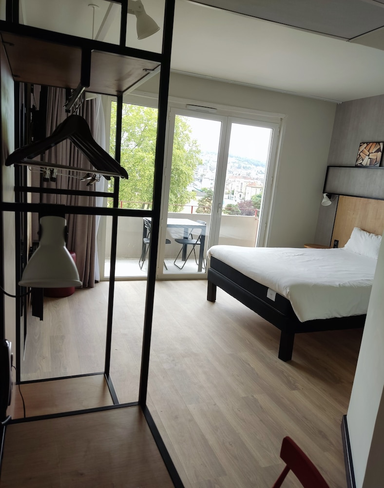 Ibis Brive Centre 23/65