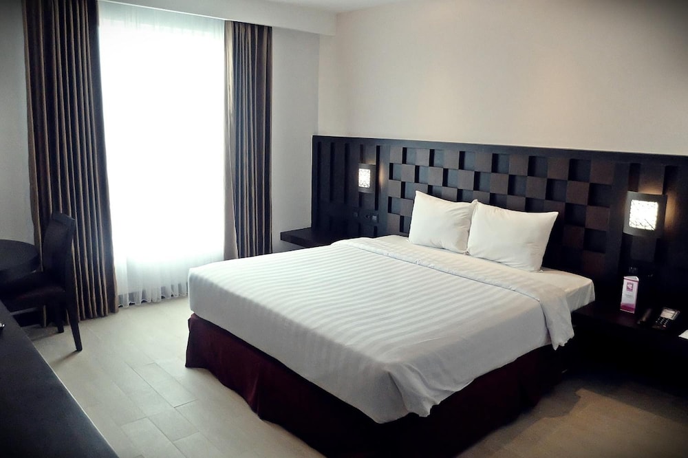 Grand Orchid Hotel 2/19