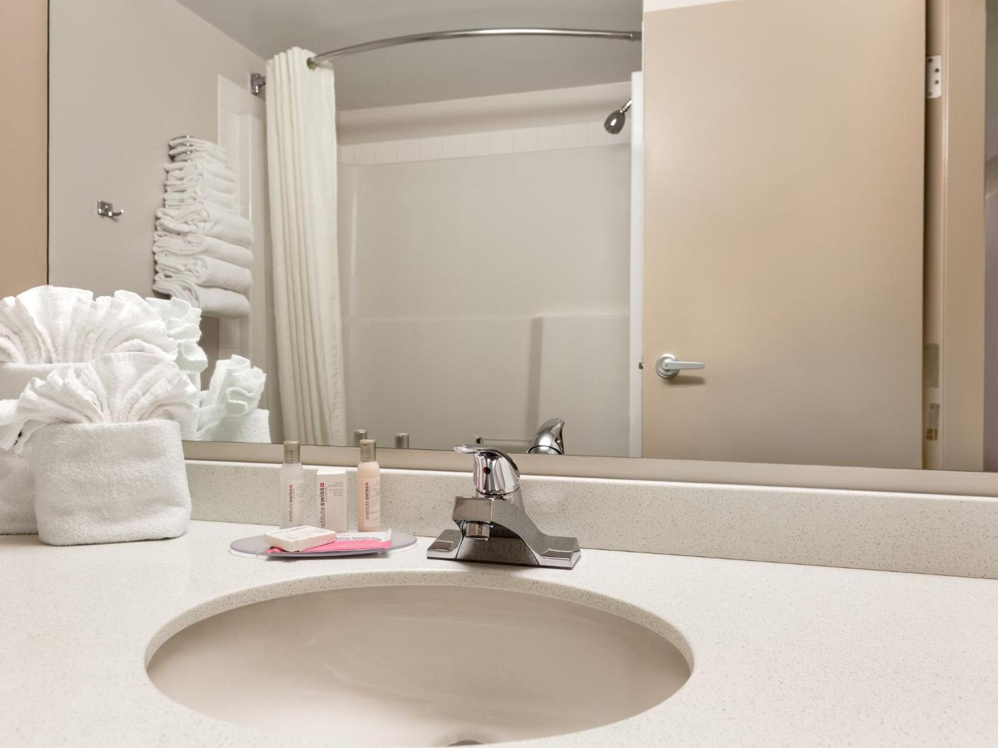 استوديو بسرير كوين، Days Inn by Wyndham Victoria Airport Sidney 5/6
