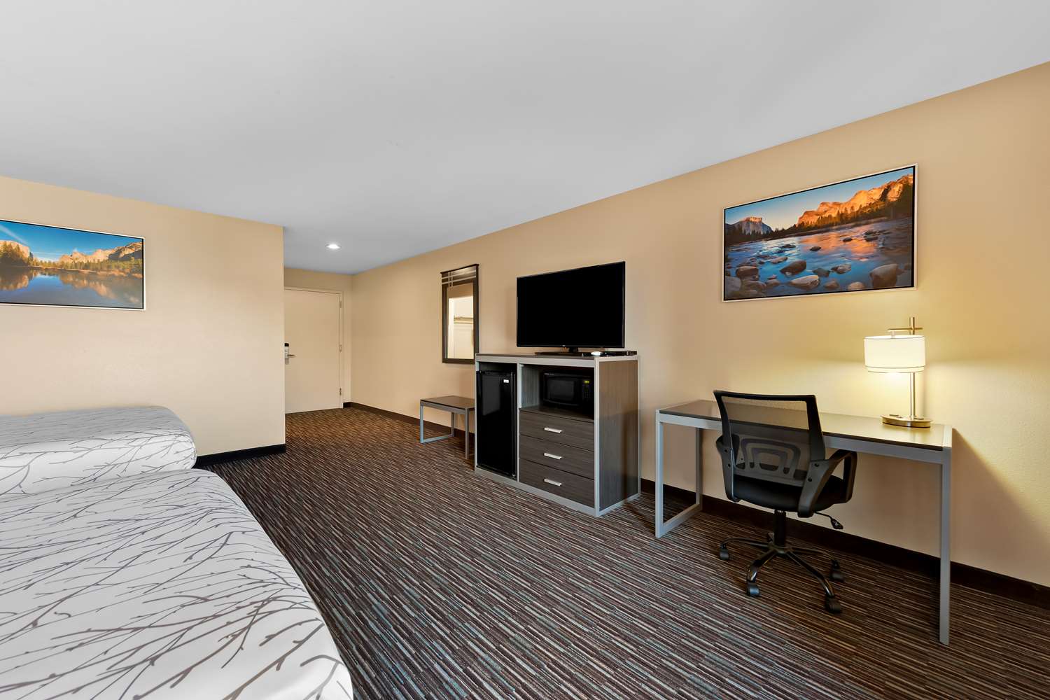 Room, 2 Queen Beds, Partial View، Best Western Topaz Lake Inn 3/3