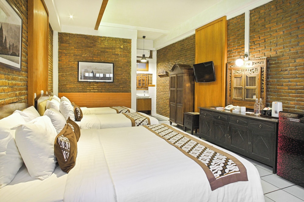 Paku Mas Hotel 16/41