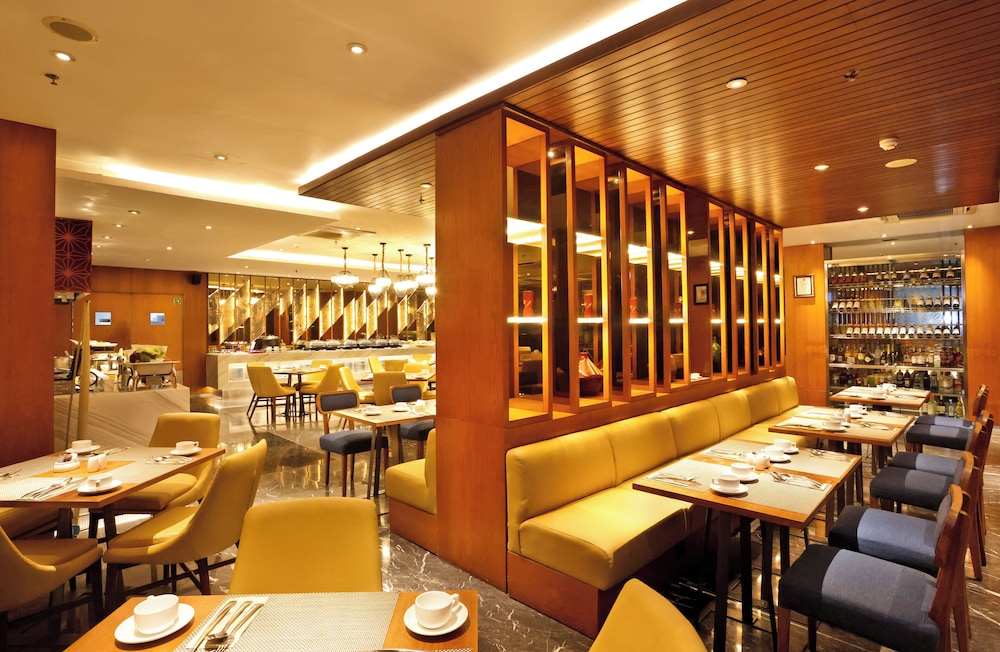 Swiss-Belhotel Pondok Indah 52/69