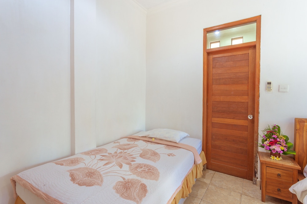 Teba House 28/68