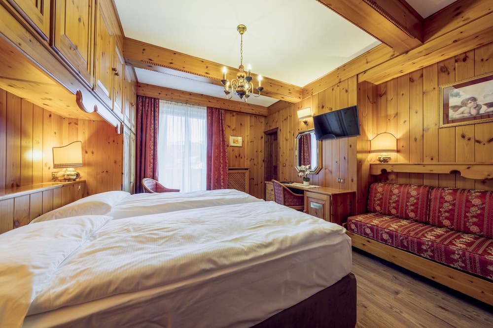 COMFORT, DOUBLE BED, MOUNTAIN VIEW, BALCONY