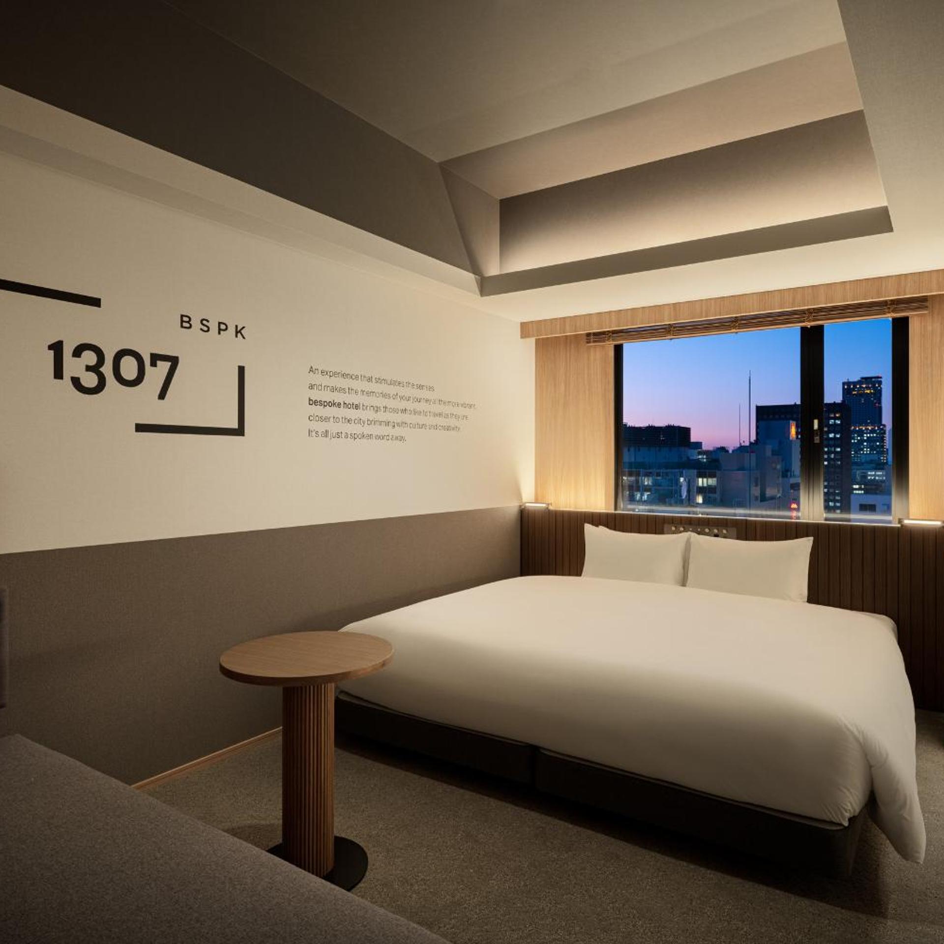 SUPERIOR, KING BED