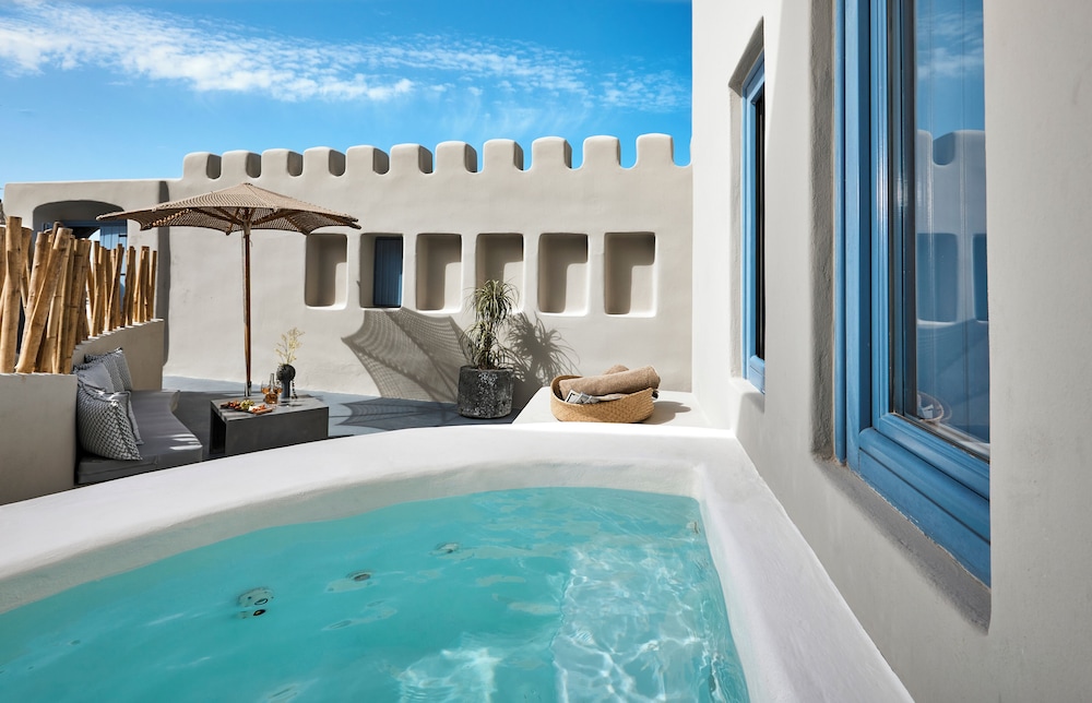 Luna Santorini Suites 26/50
