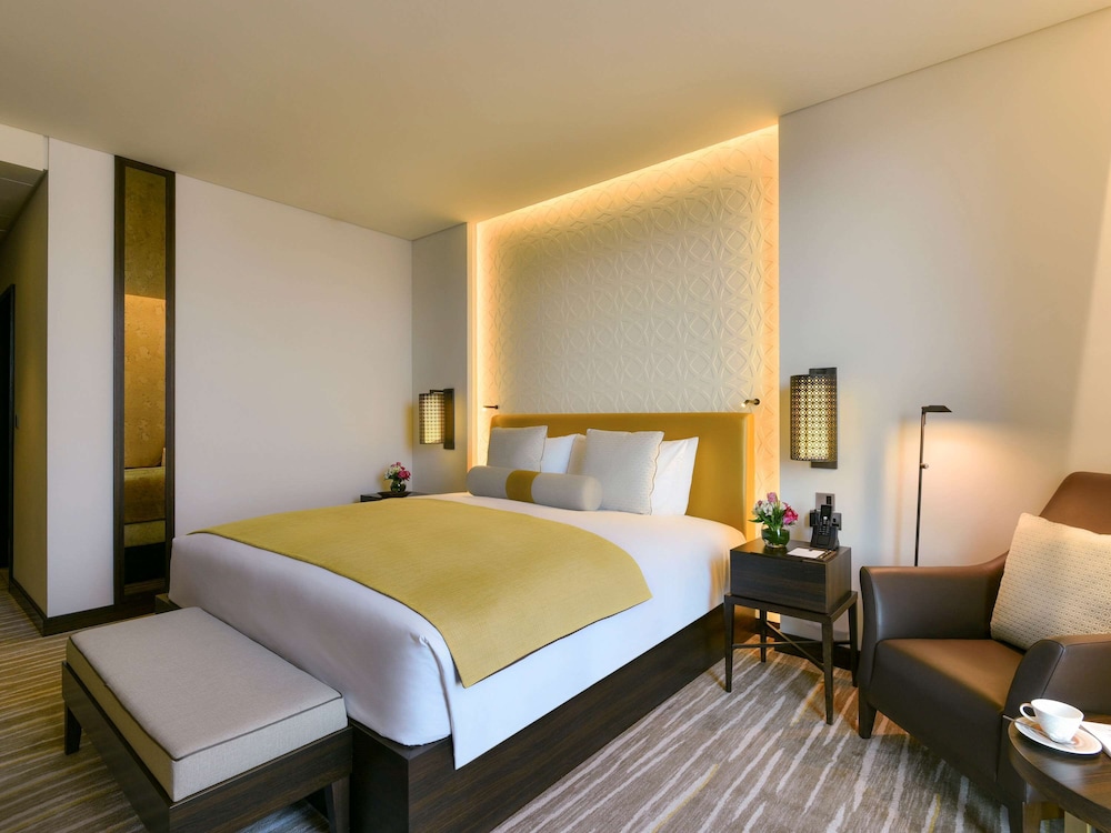 CORNICHE, SUPERIOR, KING BED, WITH VIEW