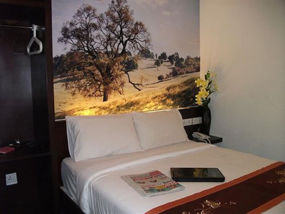 Swiss Hotel 54/70