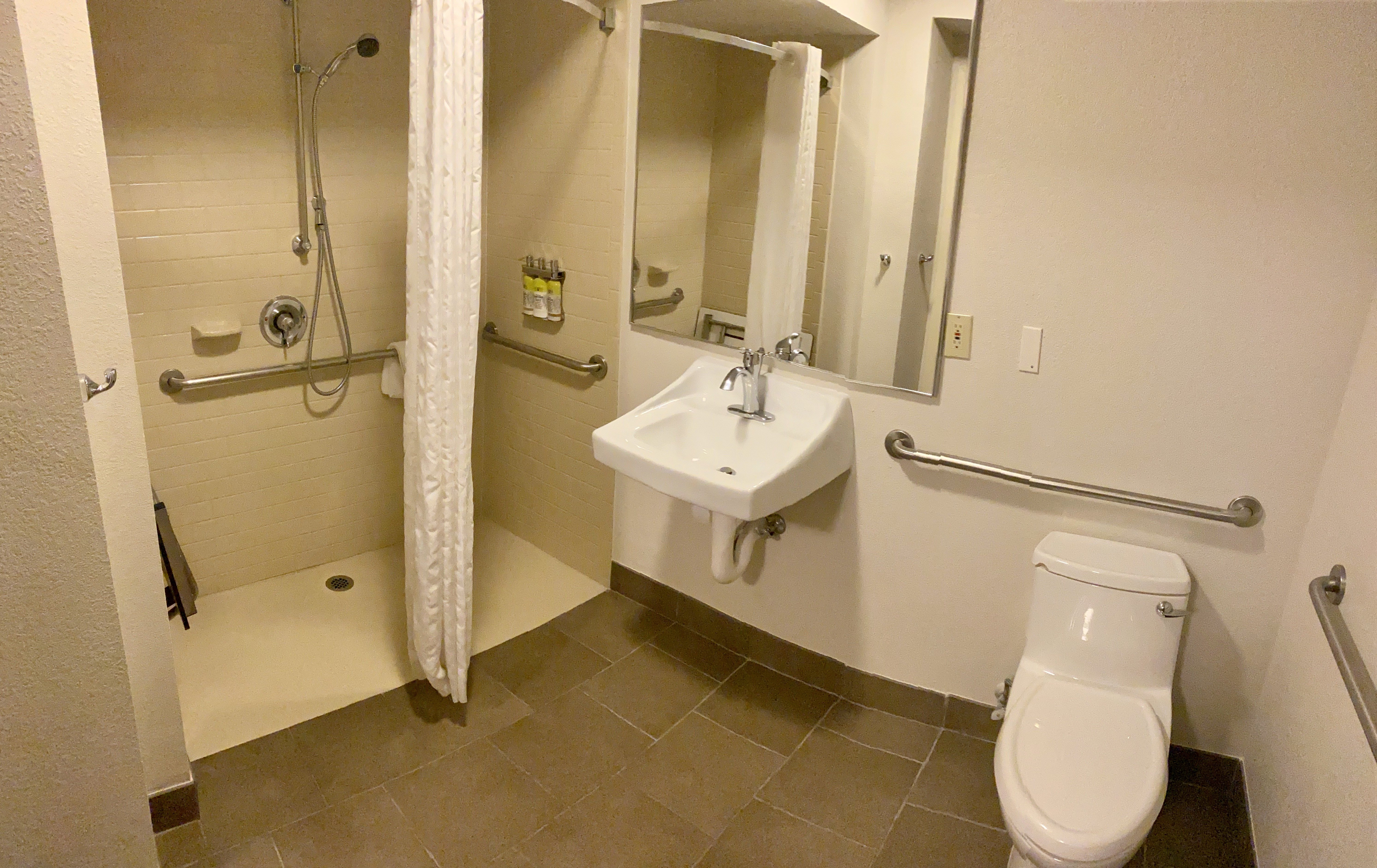 MainStay Suites Wichita Northeast 43/45