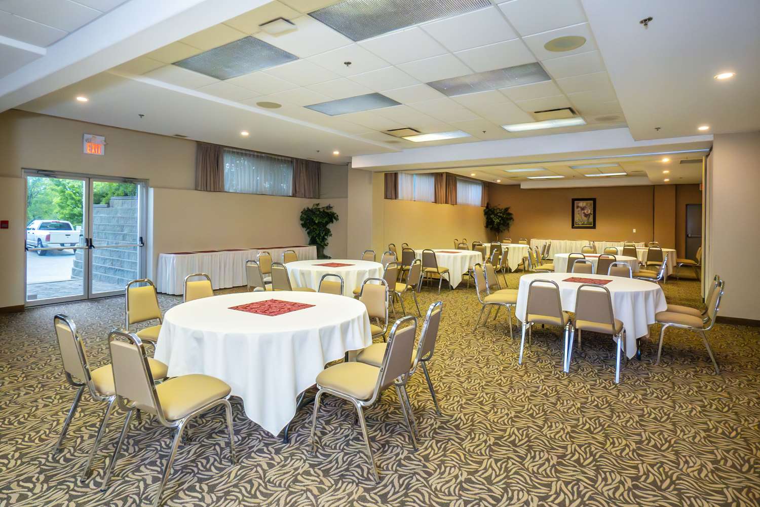 Comfort Inn & Suites Salmon Arm 18/26