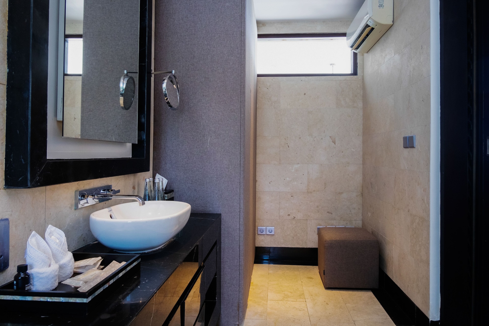 2 Bedrooms, Ocean Villa, 1 King and 1 Single Beds, Sofa، Prasana By Arjani Resort 10/10