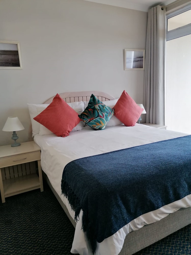 Cape Town Beachfront Apartments At Leisure Bay 24/50