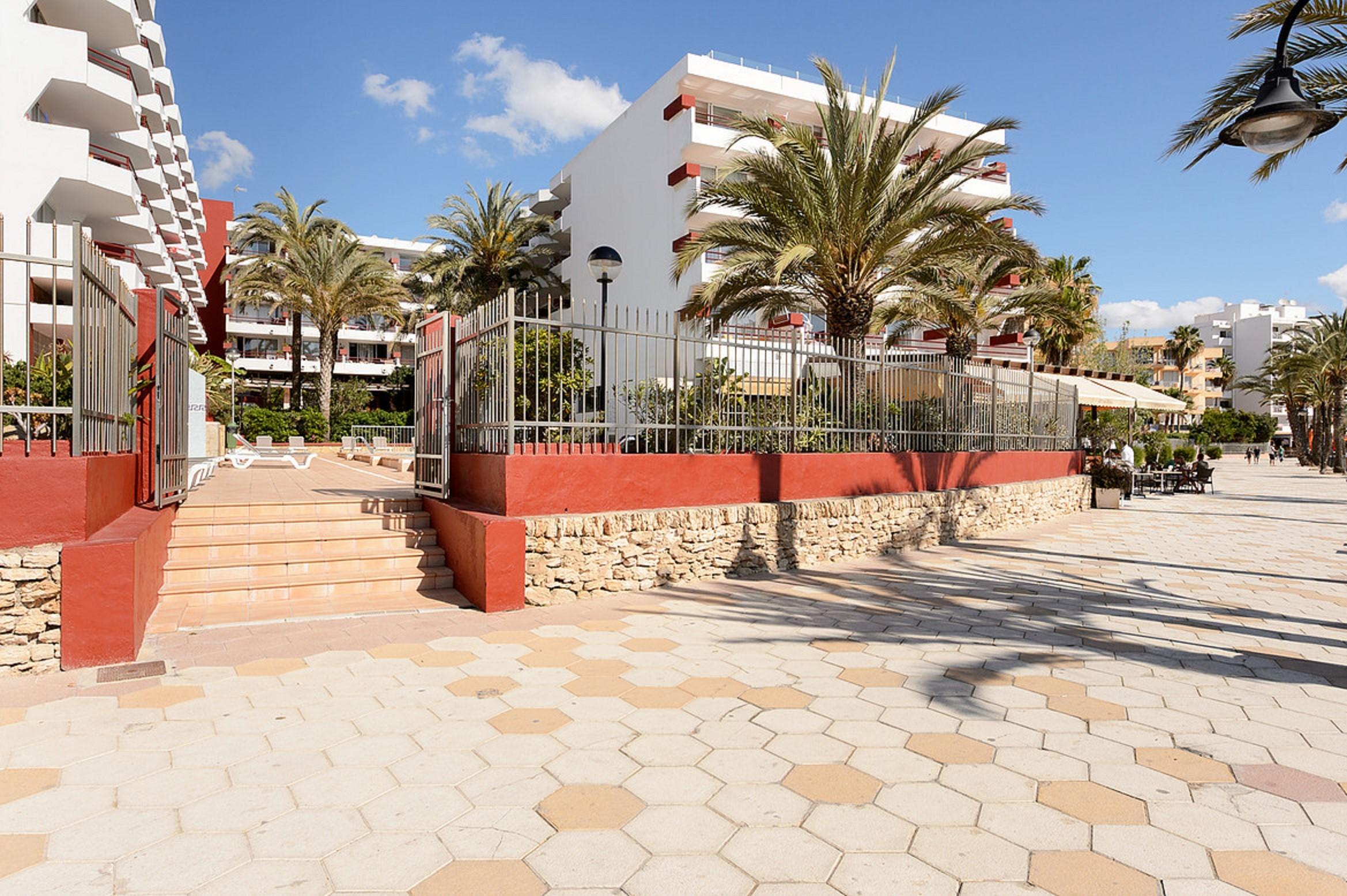 Lido Apartments 13/19
