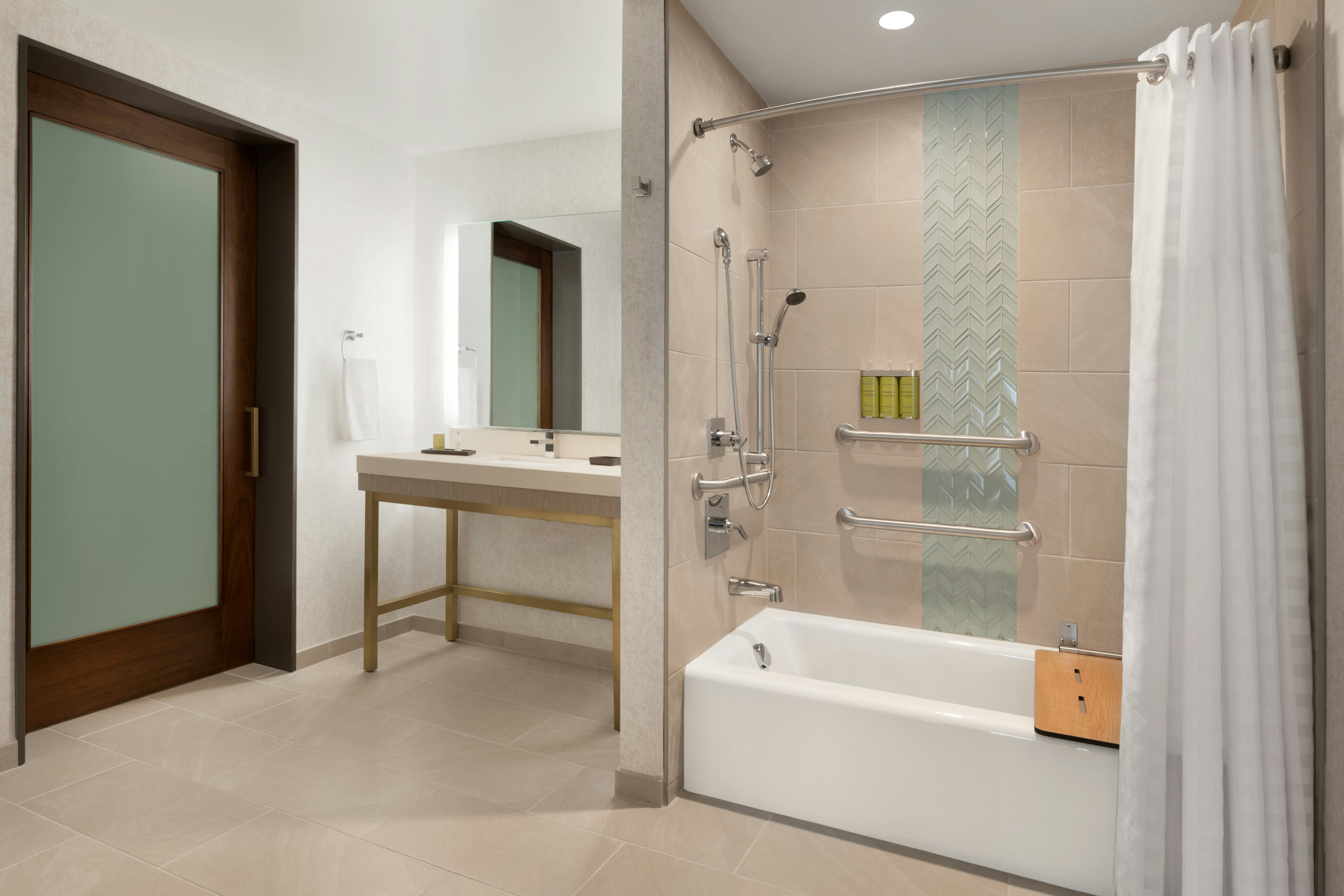 جناح بريميوم بسرير كينج لذوي الإعاقة، Embassy Suites By Hilton Boulder 3/3