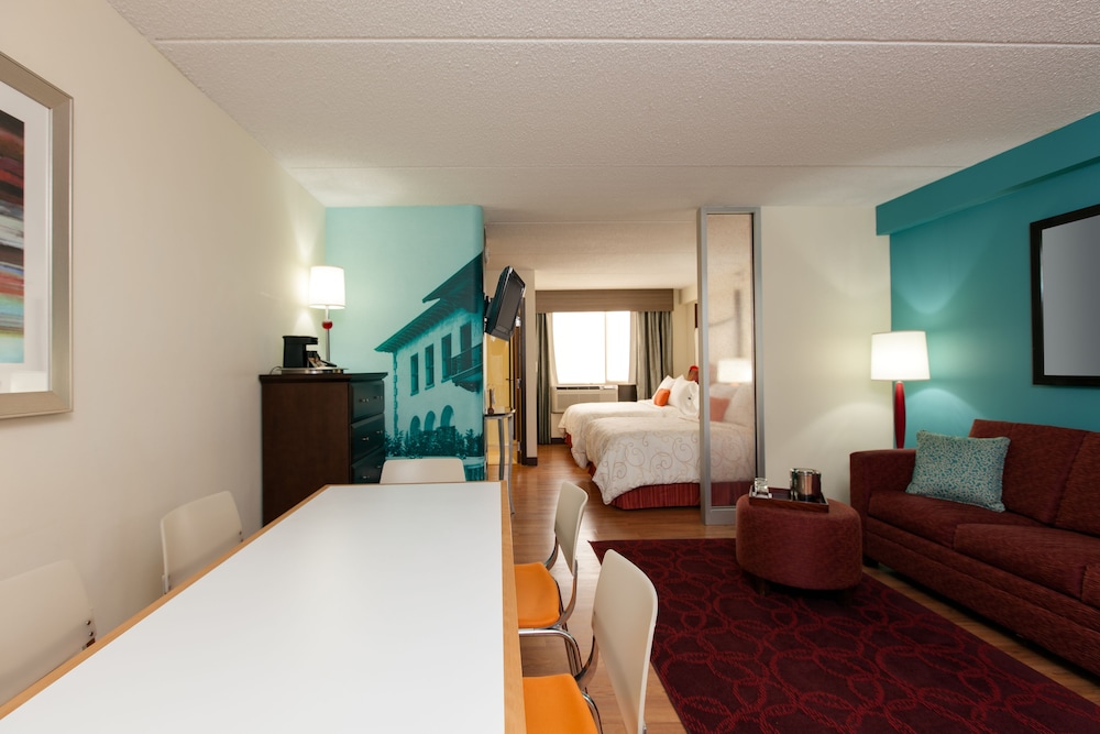 Hotel Indigo Vernon Hills 19/37