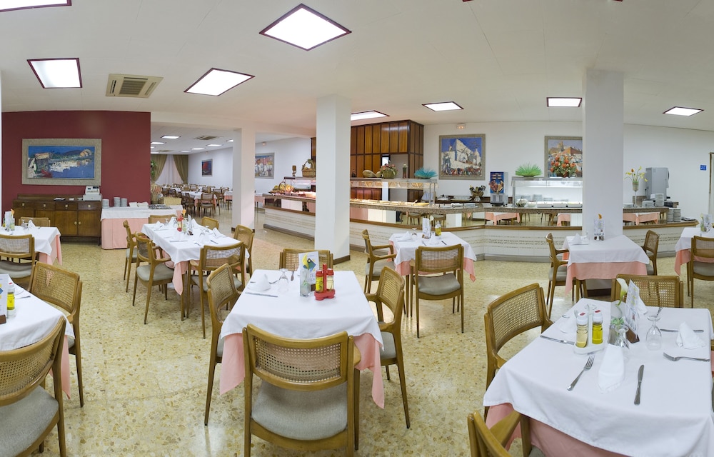 Hotel Tropical Ibiza 37/45
