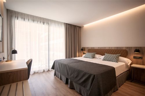 Room, Single, Double or Twin Bed